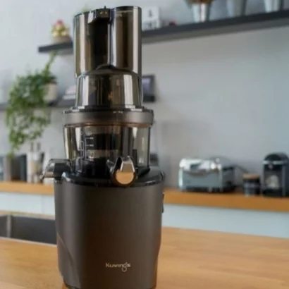 Comparatif extracteur de jus Kuvings : REVO830 et EVO820