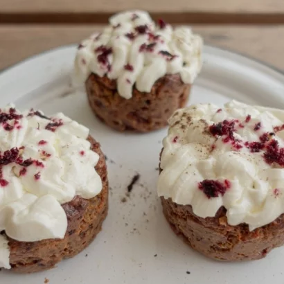Cupcakes salés à la pulpe de betterave, huile d’olive et chèvre frais