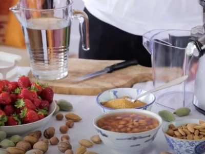 Lait végétal maison Amande et fraise