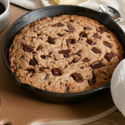 Cookie XXL doré à l’extérieur et fondant à l’intérieur